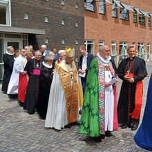 procession af præster i festkåber