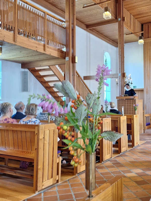Præst Maren Pitter Poulsen prædiker i Filadelfia kirke